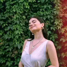 收听 EBRU SÖYLEMEZ、观看音乐视频、阅读小传、查看巡演日期等 ！