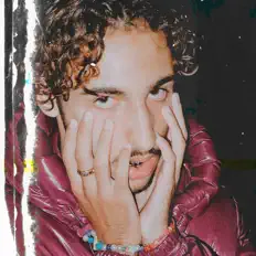 Rackoを聴いたり、ミュージックビデオを鑑賞したり、経歴やツアー日程などを確認したりしましょう！