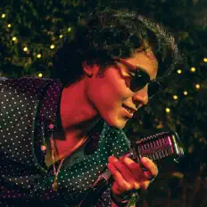Ascolta Mauricio, guarda video musicali, leggi la biografia, vedi le date del tour & altro!