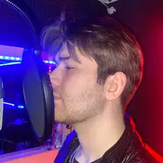 Poslechněte si interpreta Alex Frost, sledujte hudební videa, přečtěte si životopis, podívejte se na data turné a další informace.