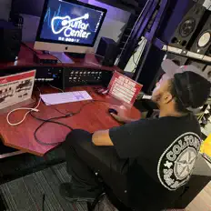 Poslechněte si interpreta Ice Cold Chris, sledujte hudební videa, přečtěte si životopis, podívejte se na data turné a další informace.