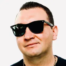 Hör dir Lutek Bozek an, schau dir Musikvideos an, lies die Biografie, finde Tourdaten und mehr!