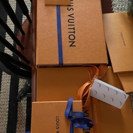 Hush (feat. 4400Dy) Koujas