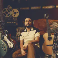 Ascolta Santiago En La Guitarra, guarda video musicali, leggi la biografia, vedi le date del tour & altro!