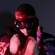 Dengarkan Sly Wave, tonton video musik, baca bio, lihat tanggal tur & lainnya!