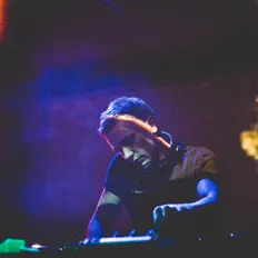 Luister naar Taras Bazeev, bekijk muziekvideo's, lees de bio, bekijk de tourdata, en meer!
