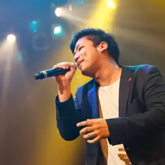 Ouve Saito-Shunsuke, vê vídeos de música, lê a biografia, vê as datas da digressão e muito mais!