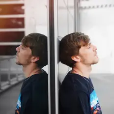 AJ Jonesを聴いたり、ミュージックビデオを鑑賞したり、経歴やツアー日程などを確認したりしましょう！