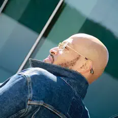 Dengarkan Leon Wilson, tonton video musik, baca bio, lihat tanggal tur & lainnya!