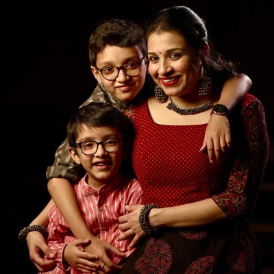 Viji Viswanathan, Dhruvan Sankar & Skanda Viswanathan - Manthrathal Paayunna