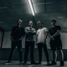 聆聽 Dream Demon、觀看音樂影片、閱讀小傳、查看巡演日期等！