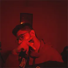 Hör dir Akroniim an, schau dir Musikvideos an, lies die Biografie, finde Tourdaten und mehr!