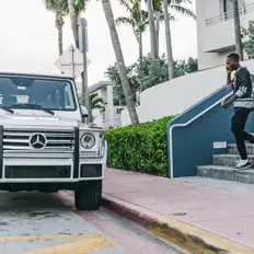 Posłuchaj wykonawcy Phllme, obejrzyj teledyski, przeczytaj biografię, zobacz daty tras koncertowych i nie tylko!