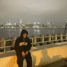 收听 DevLuv$、观看音乐视频、阅读小传、查看巡演日期等 ！