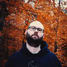 收听 MÆT、观看音乐视频、阅读小传、查看巡演日期等 ！