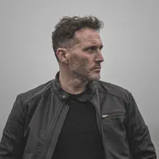 收听 Gavin Fox、观看音乐视频、阅读小传、查看巡演日期等 ！