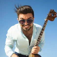 Ascolta Ayat Xan, guarda video musicali, leggi la biografia, vedi le date del tour & altro!