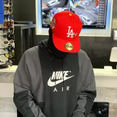 Poslechněte si interpreta ForeverCJ, sledujte hudební videa, přečtěte si životopis, podívejte se na data turné a další informace.