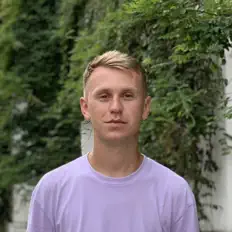 Poslechněte si interpreta Andy Tate, sledujte hudební videa, přečtěte si životopis, podívejte se na data turné a další informace.
