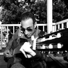 收听 Jon Bono、观看音乐视频、阅读小传、查看巡演日期等 ！