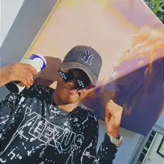 Dengarkan Ocean Acez, tonton video musik, baca bio, lihat tanggal tur & lainnya!