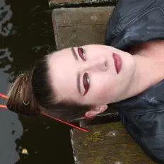 Ouça GUZHVA, assista a videoclipes, leia a biografia, veja as datas das turnês e mais!