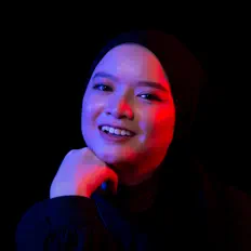 收听 Deera Lee、观看音乐视频、阅读小传、查看巡演日期等 ！