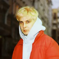 聆聽 Kid W、觀看音樂影片、閱讀小傳、查看巡演日期等！