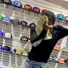 Posłuchaj wykonawcy Getwatxhuwannt, obejrzyj teledyski, przeczytaj biografię, zobacz daty tras koncertowych i nie tylko!