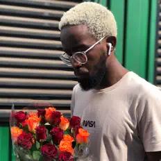 Hör dir Slice 2.0 an, schau dir Musikvideos an, lies die Biografie, finde Tourdaten und mehr!