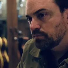 Ascolta Drew Gibson, guarda video musicali, leggi la biografia, vedi le date del tour & altro!