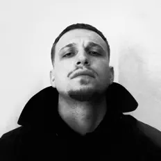 Poslechněte si interpreta Nikartic, sledujte hudební videa, přečtěte si životopis, podívejte se na data turné a další informace.