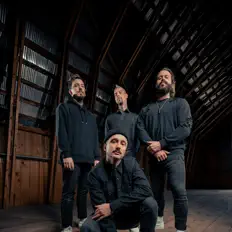收听 Arrowheads、观看音乐视频、阅读小传、查看巡演日期等 ！