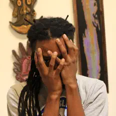 Posłuchaj wykonawcy Davie Jones, obejrzyj teledyski, przeczytaj biografię, zobacz daty tras koncertowych i nie tylko!