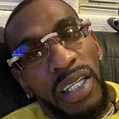 Lil'aaronを聴いたり、ミュージックビデオを鑑賞したり、経歴やツアー日程などを確認したりしましょう！