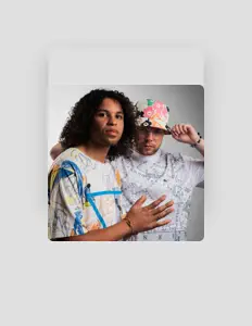 Phimi सुनें, म्यूज़िक वीडियो देखें, बायो पढ़ें, दौरे की तारीखें और बहुत कुछ देखें!