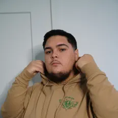 聆聽 OhNoKid、觀看音樂影片、閱讀小傳、查看巡演日期等！