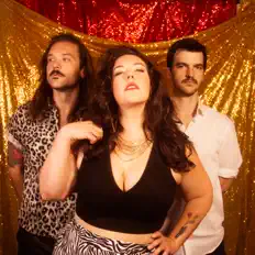 Nicole Boggs & the Reel सुनें, म्यूज़िक वीडियो देखें, बायो पढ़ें, दौरे की तारीखें और बहुत कुछ देखें!