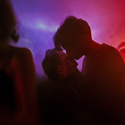 Kiss (feat. Dj Wavez & Young Lyrics) [Tropical Soca Remix] - Single