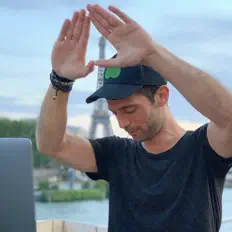 Listen to Londner, watch music videos, read bio, see tour dates & more!