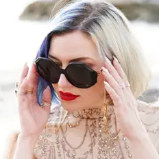 Olivoixを聴いたり、ミュージックビデオを鑑賞したり、経歴やツアー日程などを確認したりしましょう！