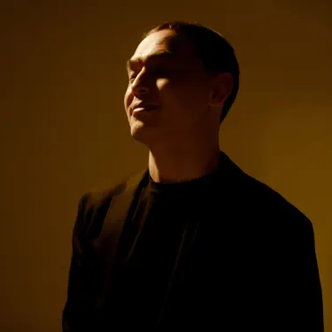 Әншілердің бір-бірін сиқыған порно видеоларын қараңыз