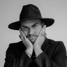 Ascolta Ricardo Tsoi, guarda video musicali, leggi la biografia, vedi le date del tour & altro!