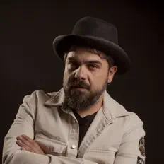 Posłuchaj wykonawcy Carlos Bueso, obejrzyj teledyski, przeczytaj biografię, zobacz daty tras koncertowych i nie tylko!