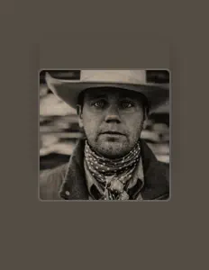 Escucha a Luke Darling, mira videos musicales, lee su biografía, consulta las fechas de las gira y más.