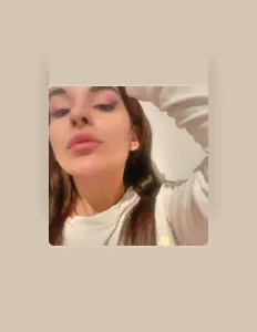 Violetta Liya Richterを聴いたり、ミュージックビデオを鑑賞したり、経歴やツアー日程などを確認したりしましょう！