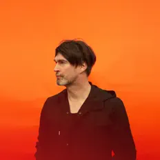 The Micronautを聴いたり、ミュージックビデオを鑑賞したり、経歴やツアー日程などを確認したりしましょう！