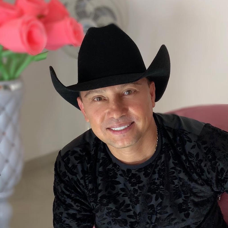 Giovanny Ayala - A Chillar a Otra Parte