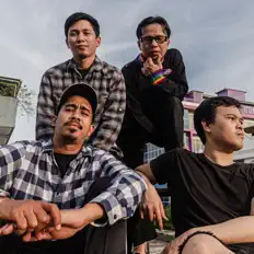 Dengarkan Paniki Hate Light, tonton video musik, baca bio, lihat tanggal tur & lainnya!