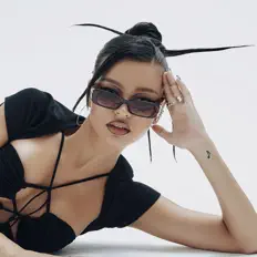 Dengarkan Sabi Miss, tonton video musik, baca bio, lihat tanggal tur & lainnya!